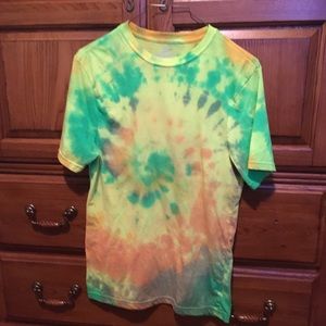 Tee to dye for